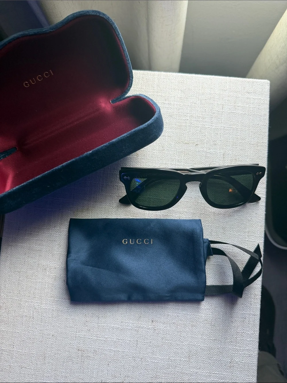 Gucci sunglass pouch and case